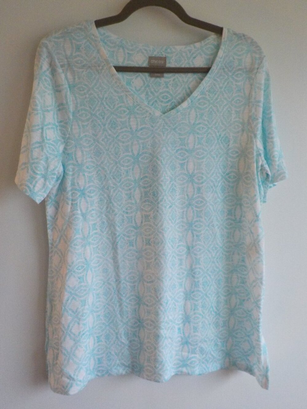 Chico's Blouse Tee - Size 1 (Medium) - Blue/White Short Sleeve V-neck  (919)